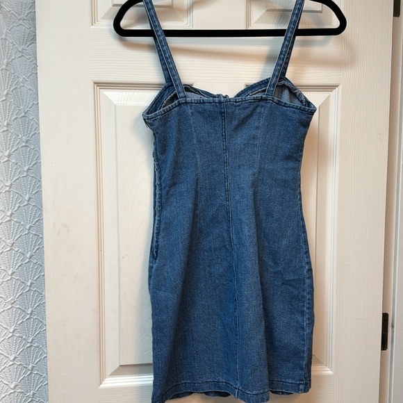 Pacsun denim dress with sweater - Picture 5 of 9